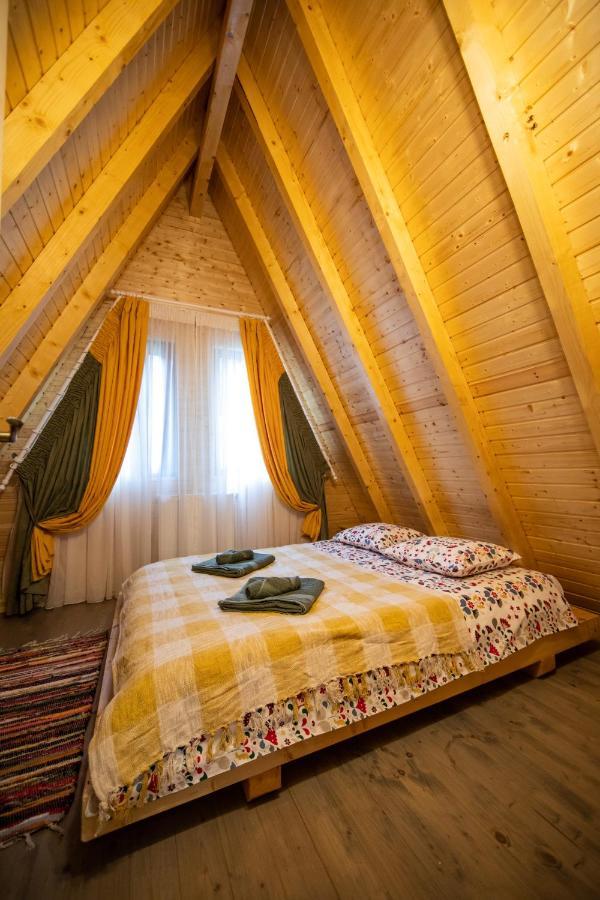Catunul Din Podei A-Frame Dragoslavele Esterno foto