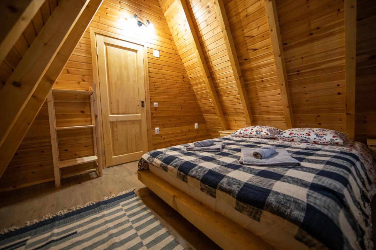 Catunul Din Podei A-Frame Dragoslavele Esterno foto