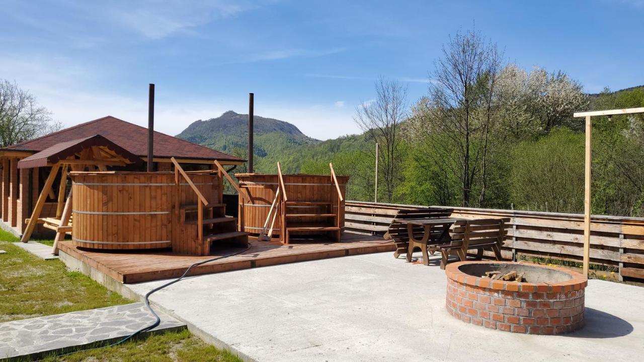 Catunul Din Podei A-Frame Dragoslavele Esterno foto